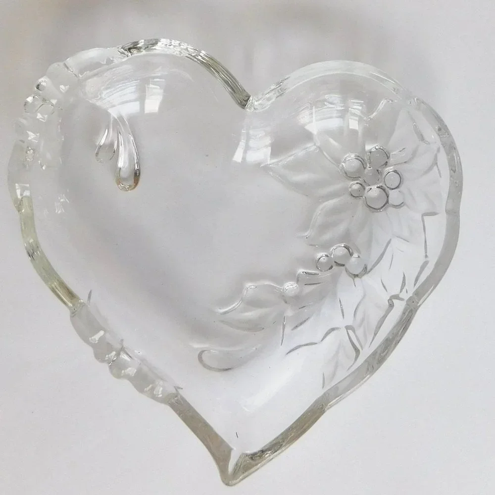 Mikasa Frosted  Heart Shape Dish Trinket  Bowl  Poinsettia 5×6 